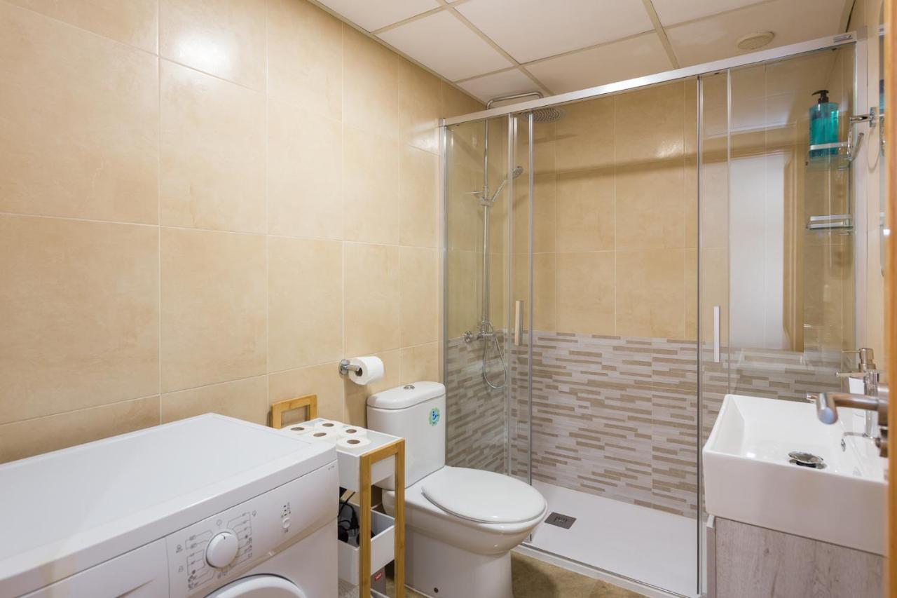 Piso Familiar Cerca Del Centro, Ac Y Wifi Gratis Apartment Valencia Exterior photo