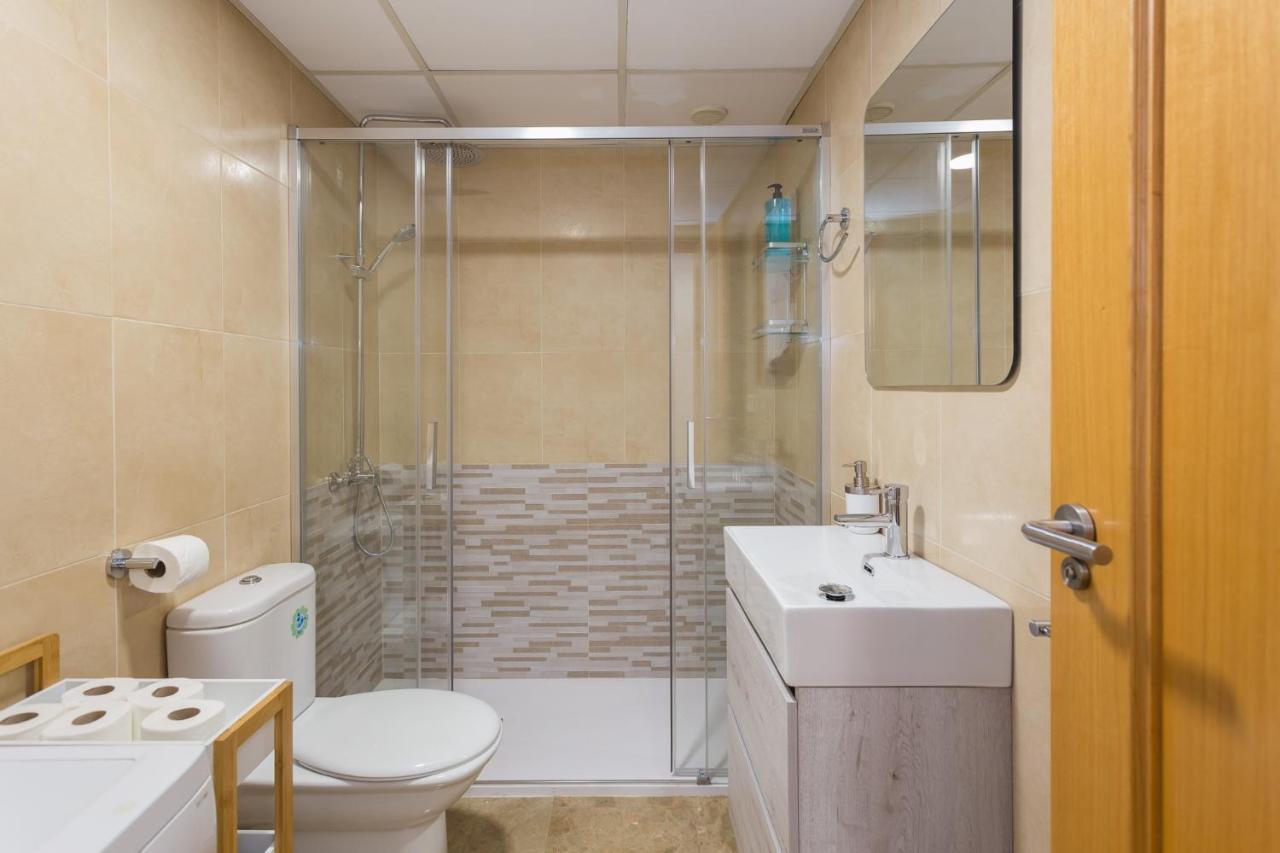 Piso Familiar Cerca Del Centro, Ac Y Wifi Gratis Apartment Valencia Exterior photo