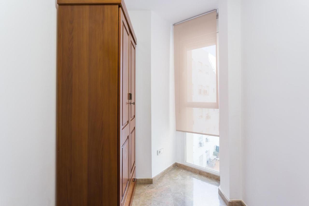 Piso Familiar Cerca Del Centro, Ac Y Wifi Gratis Apartment Valencia Exterior photo
