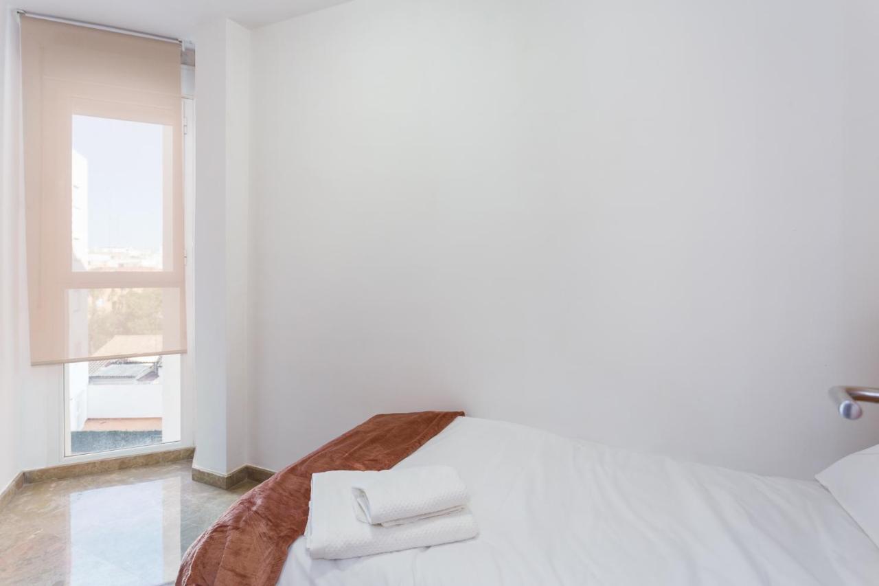 Piso Familiar Cerca Del Centro, Ac Y Wifi Gratis Apartment Valencia Exterior photo