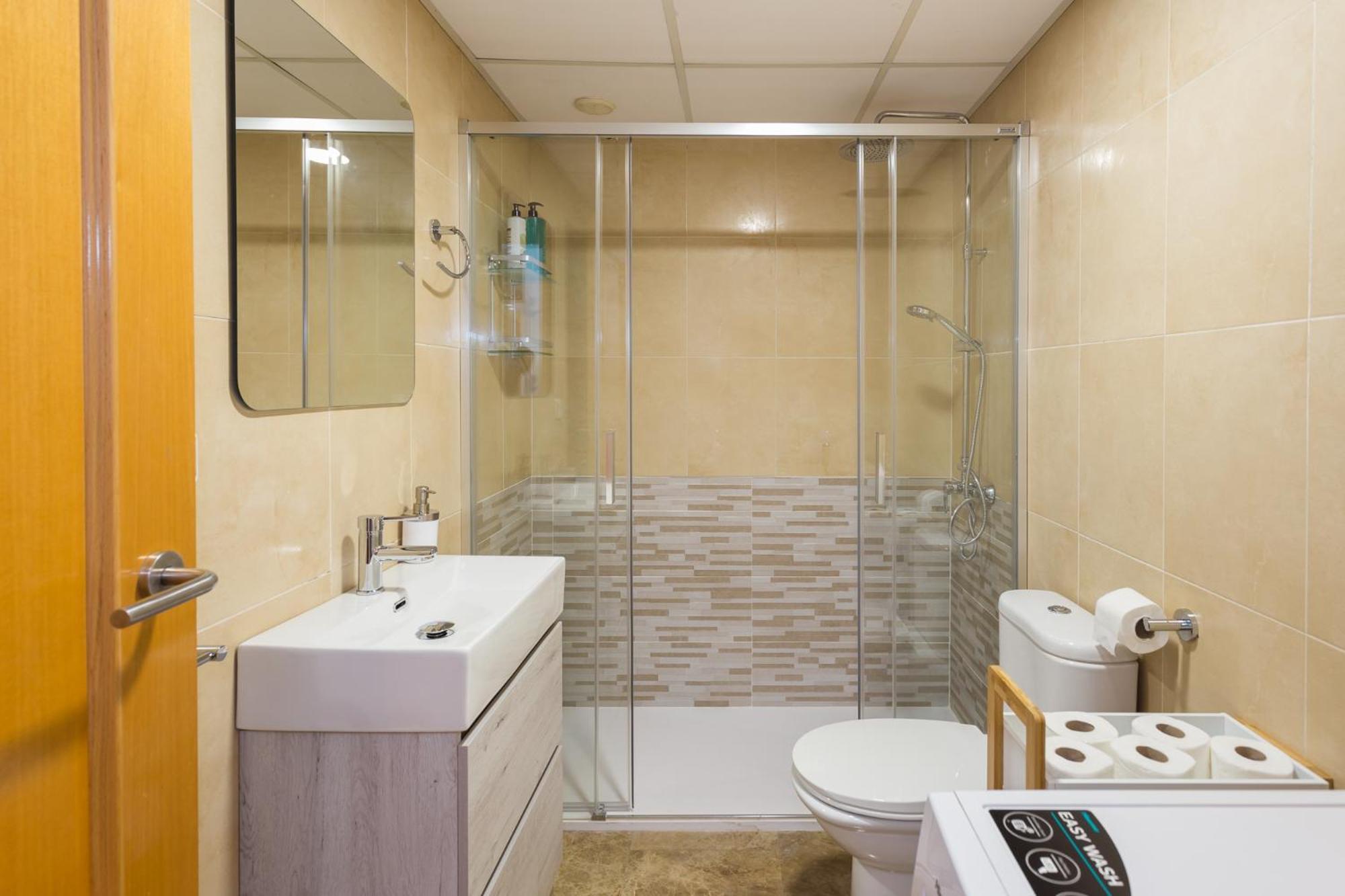 Piso Familiar Cerca Del Centro, Ac Y Wifi Gratis Apartment Valencia Exterior photo