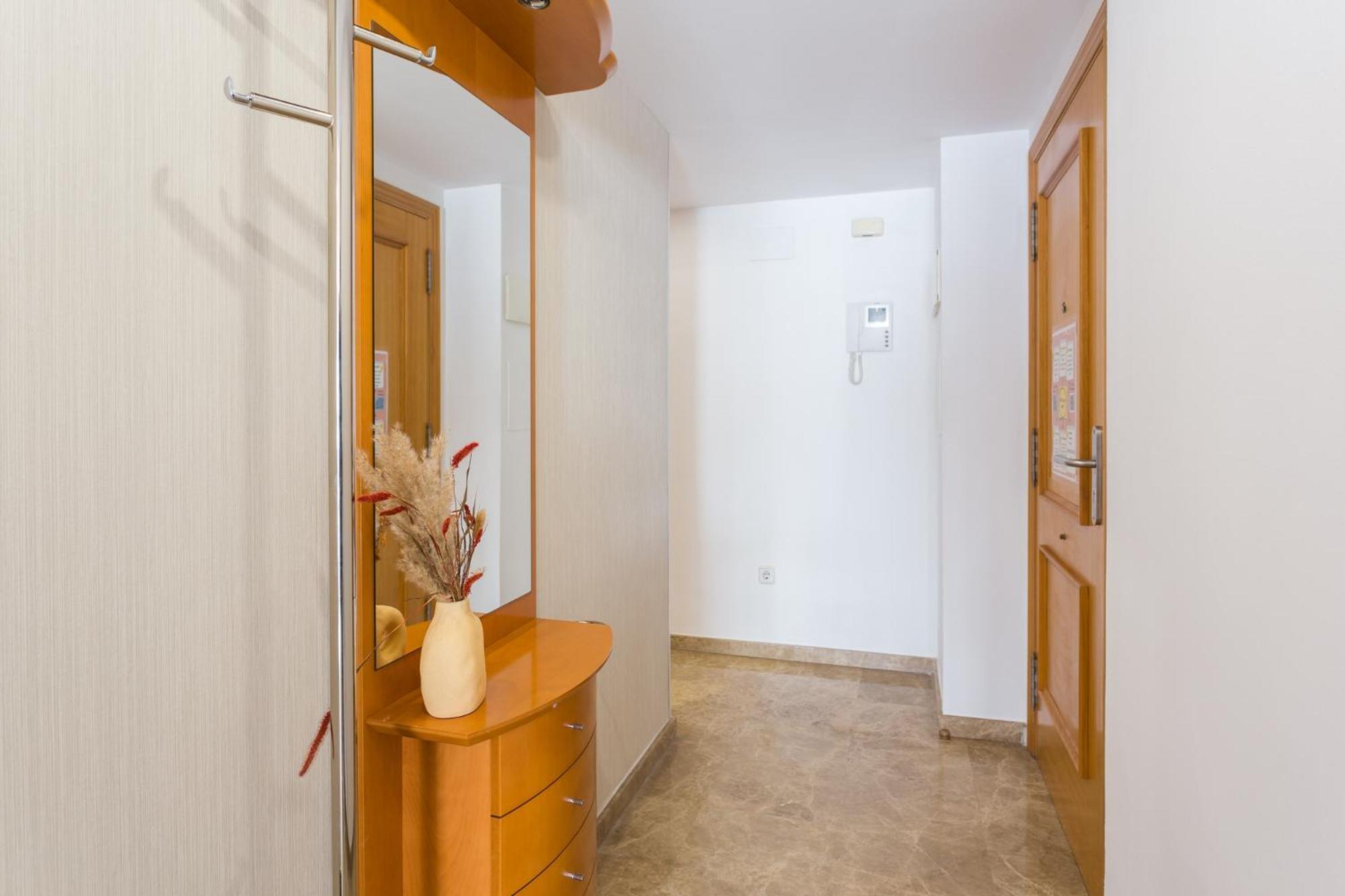 Piso Familiar Cerca Del Centro, Ac Y Wifi Gratis Apartment Valencia Exterior photo