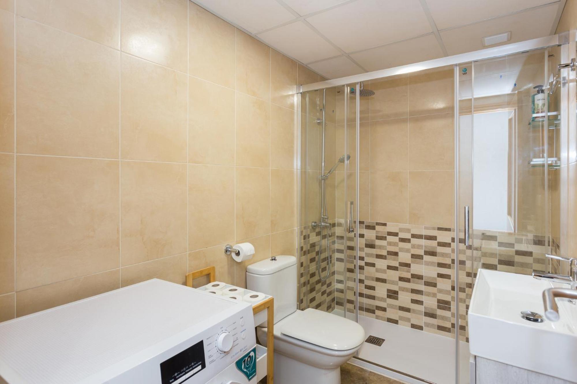 Piso Familiar Cerca Del Centro, Ac Y Wifi Gratis Apartment Valencia Exterior photo