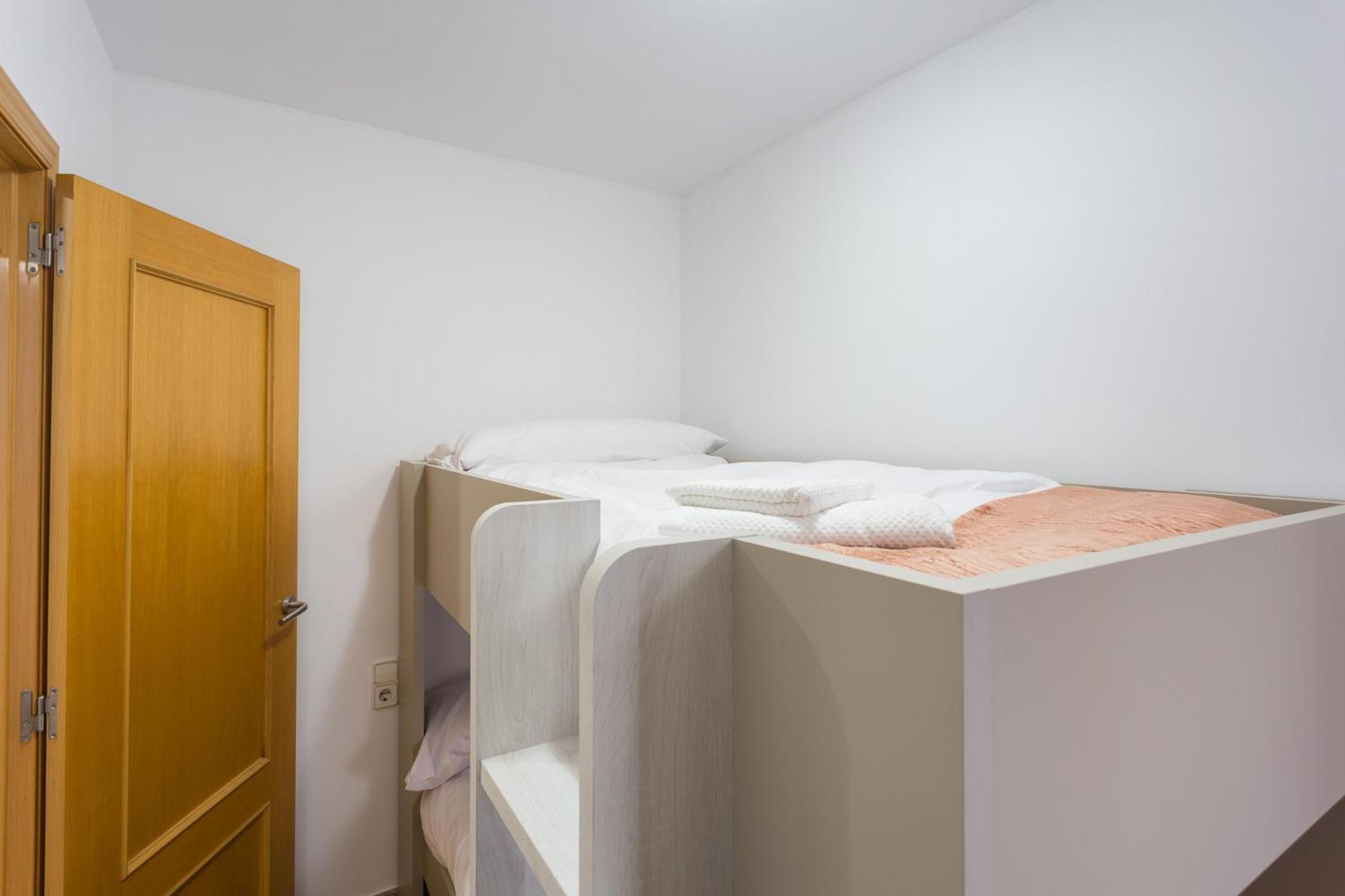 Piso Familiar Cerca Del Centro, Ac Y Wifi Gratis Apartment Valencia Exterior photo